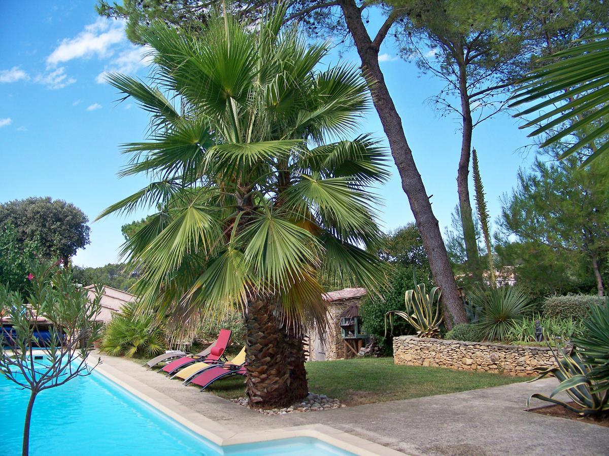 Sous Les Pins Bed & Breakfast Nages-et-Solorgues Luaran gambar