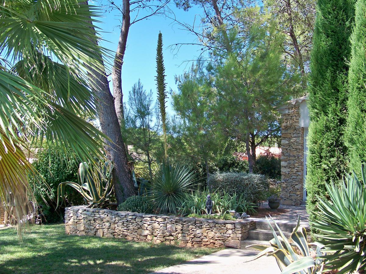 Sous Les Pins Bed & Breakfast Nages-et-Solorgues Luaran gambar